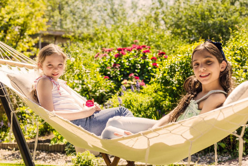 PULMOLL KIRSCHE MINI KIDS SHARING OUTSIDE